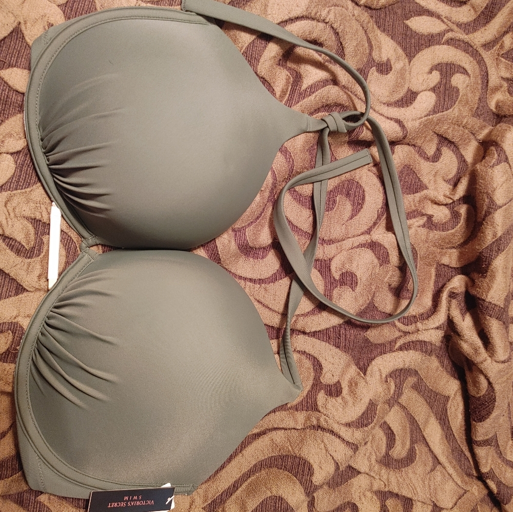 38DD Swim Top